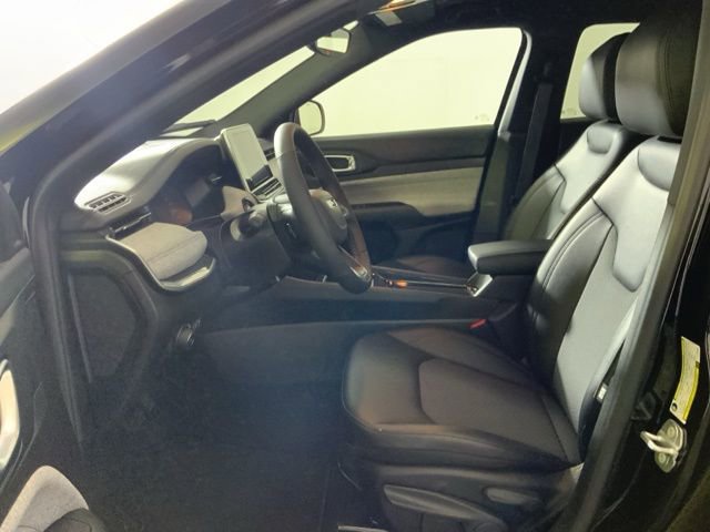 Used 2026 Jeep Compass Latitude image 17