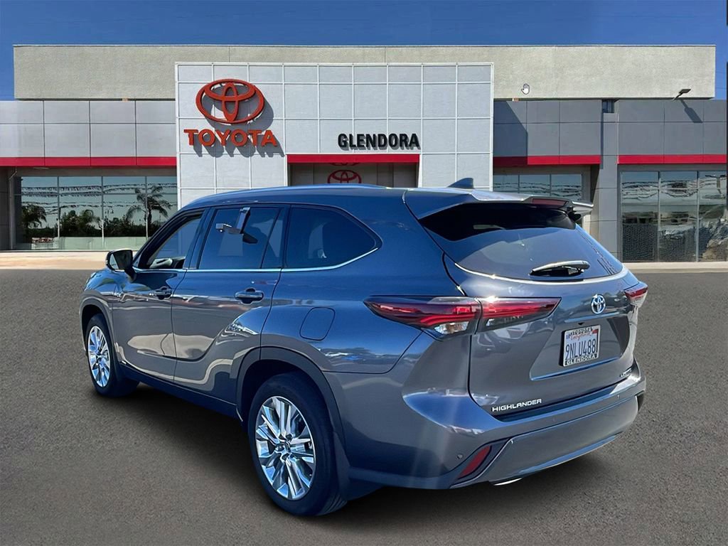 Used 2024 Toyota Highlander Limited image 5