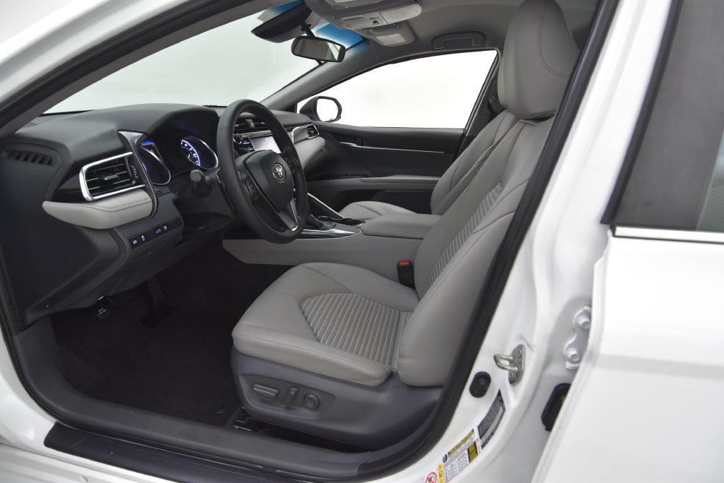 Used 2018 Toyota Camry SE FWD image 24