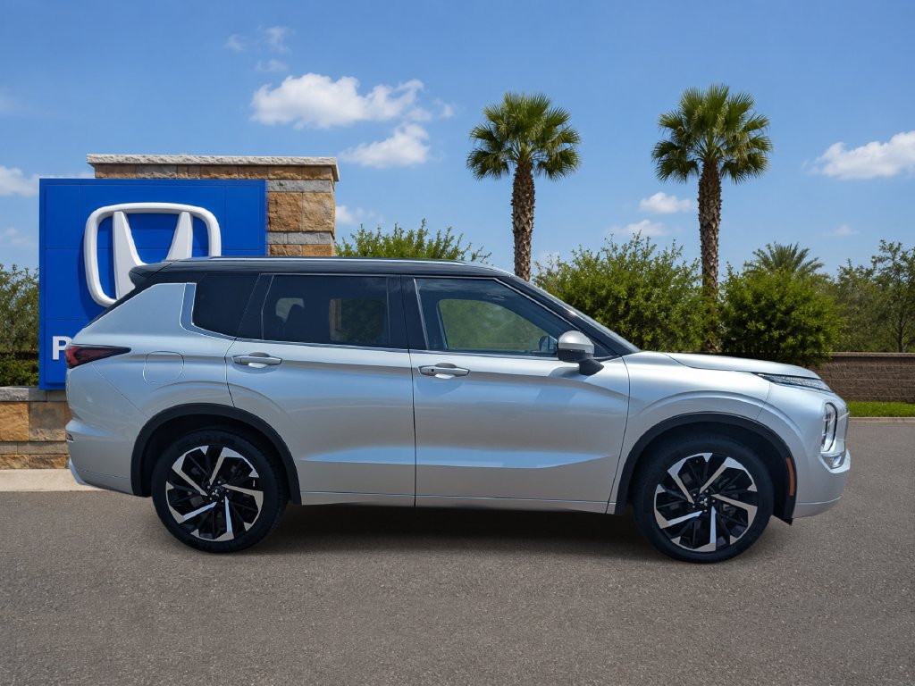 Used 2023 Mitsubishi Outlander SEL FWD image 5