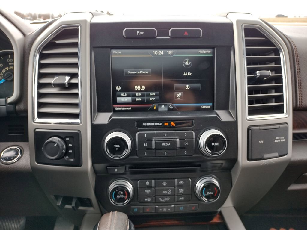 Used 2015 Ford F150 King Ranch image 3