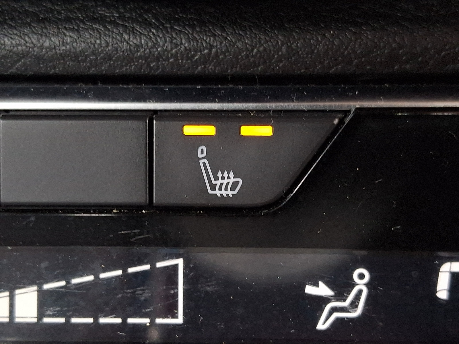 Used 2025 Nissan Sentra SR FWD image 22