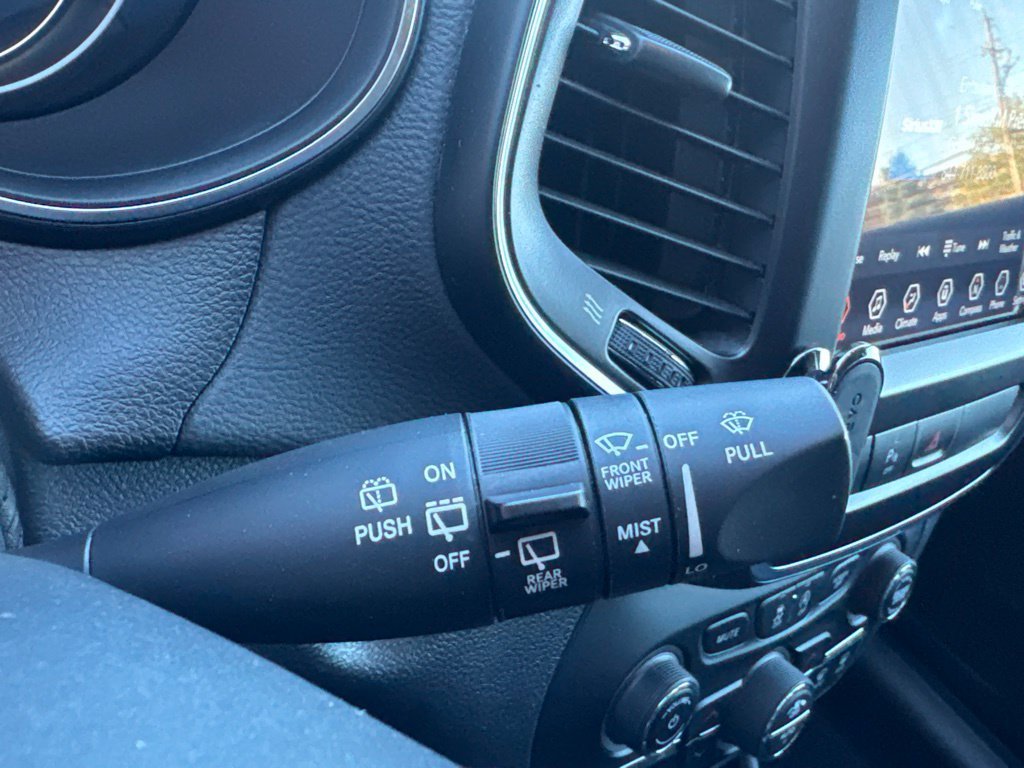 Used 2020 Jeep Cherokee Trailhawk w/ Cold Weather Group AWD/4WD image 39