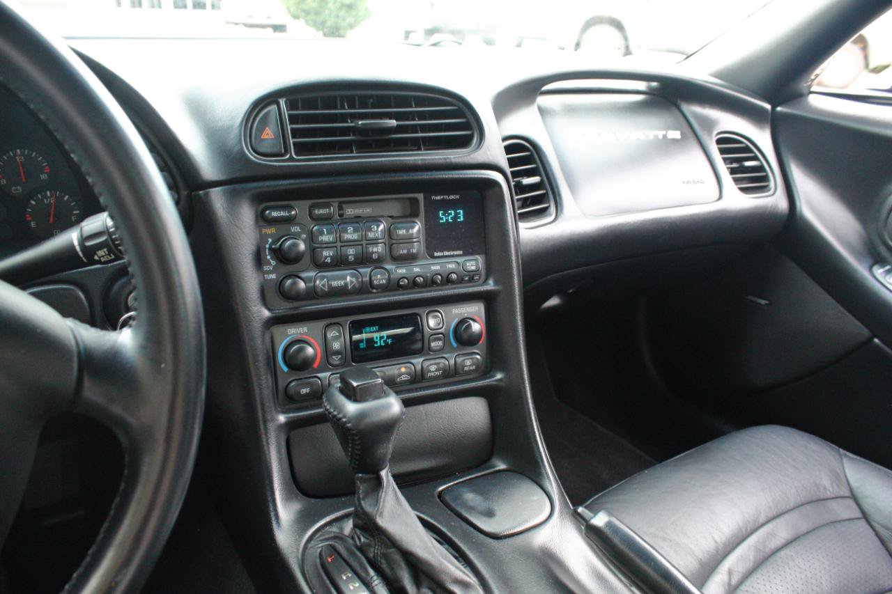 Used 2002 Chevrolet Corvette Convertible w/ Preferred Equipment Group2 RWD image 36