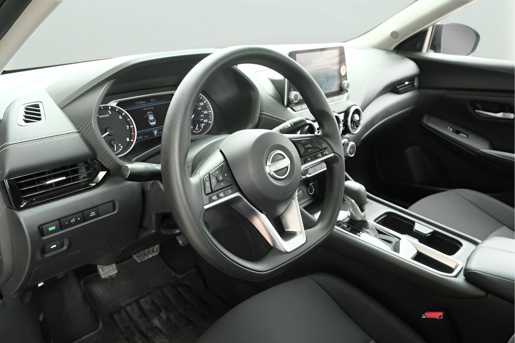 Used 2025 Nissan Sentra SV FWD image 23