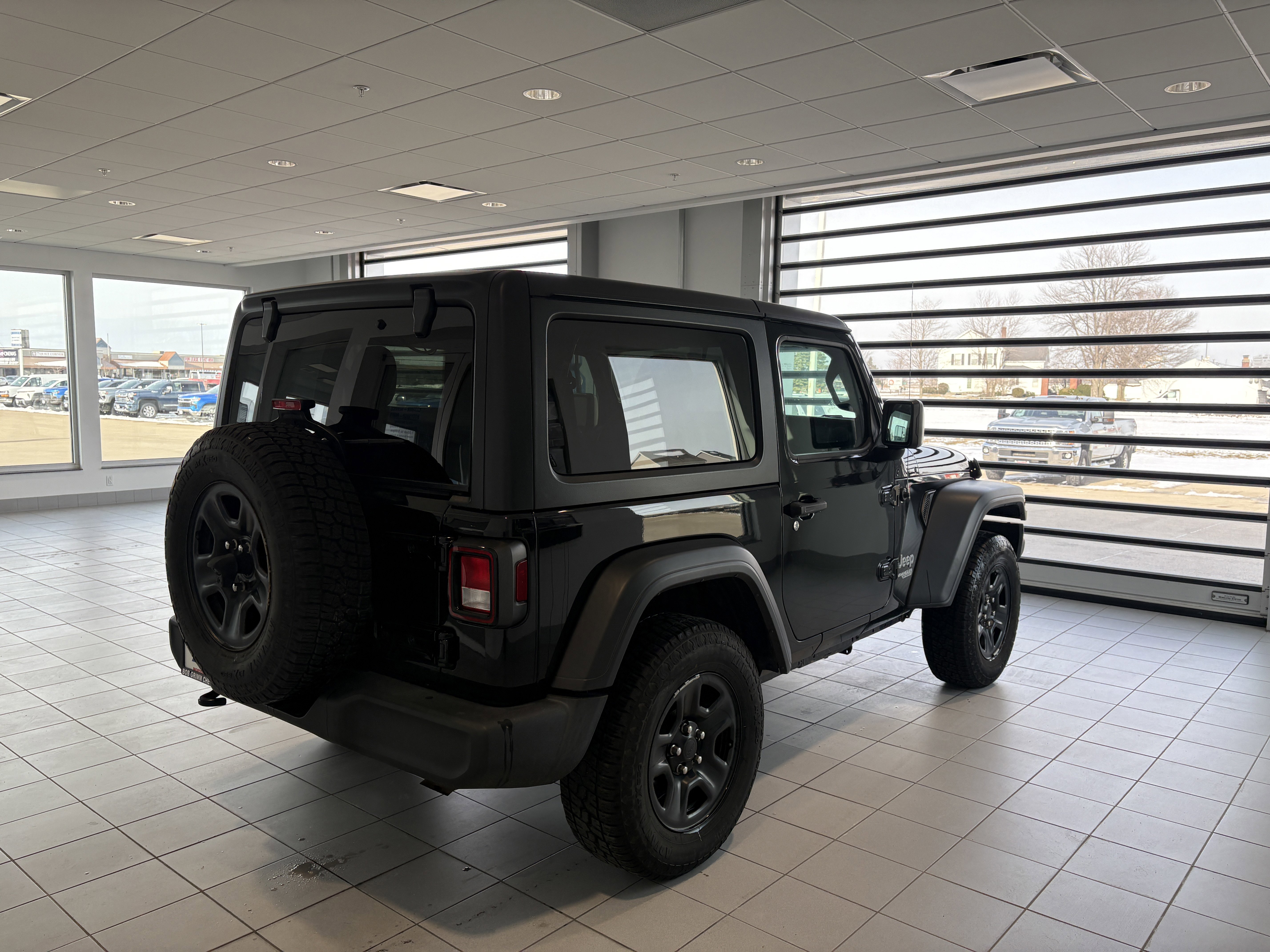 Used 2021 Jeep Wrangler Sport S image 6