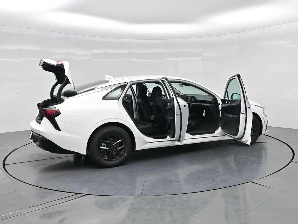 New 2026 Kia K5 LXS FWD image 4