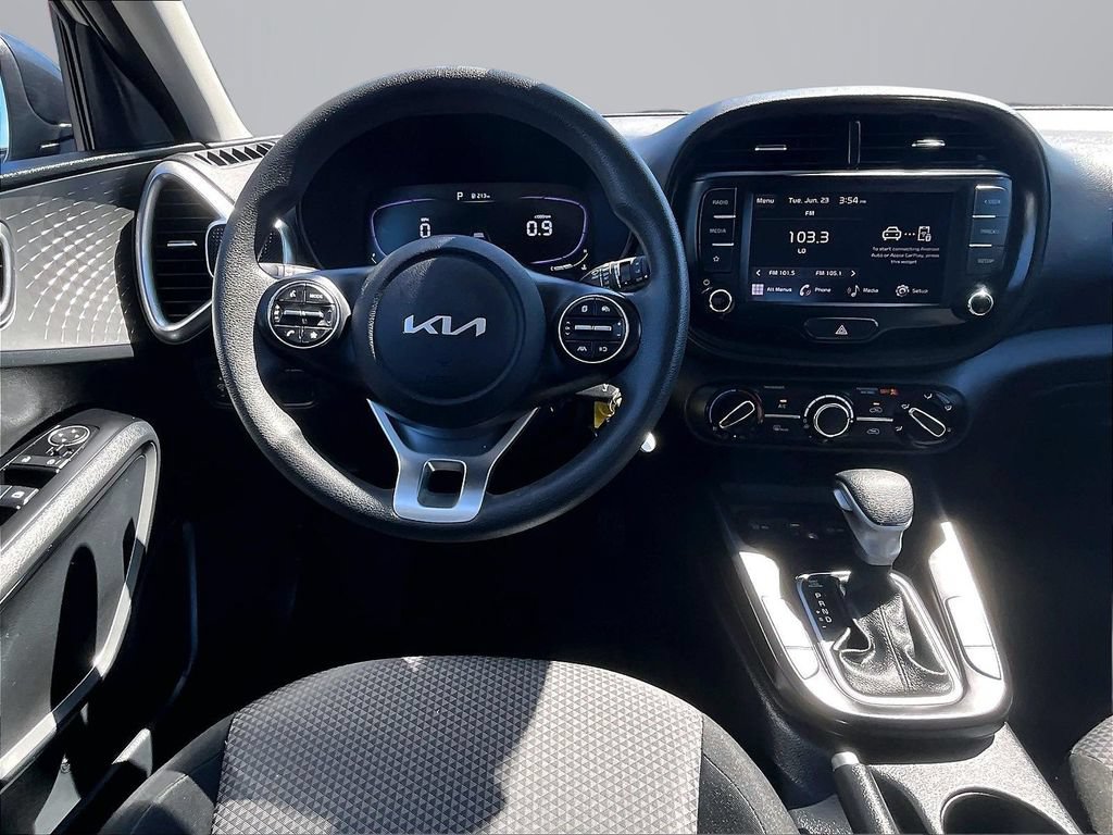 Used 2023 Kia Soul LX w/ Option Group 015 FWD image 6