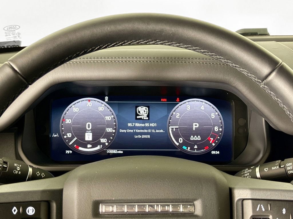 Used 2025 Land Rover Defender 110 S image 10
