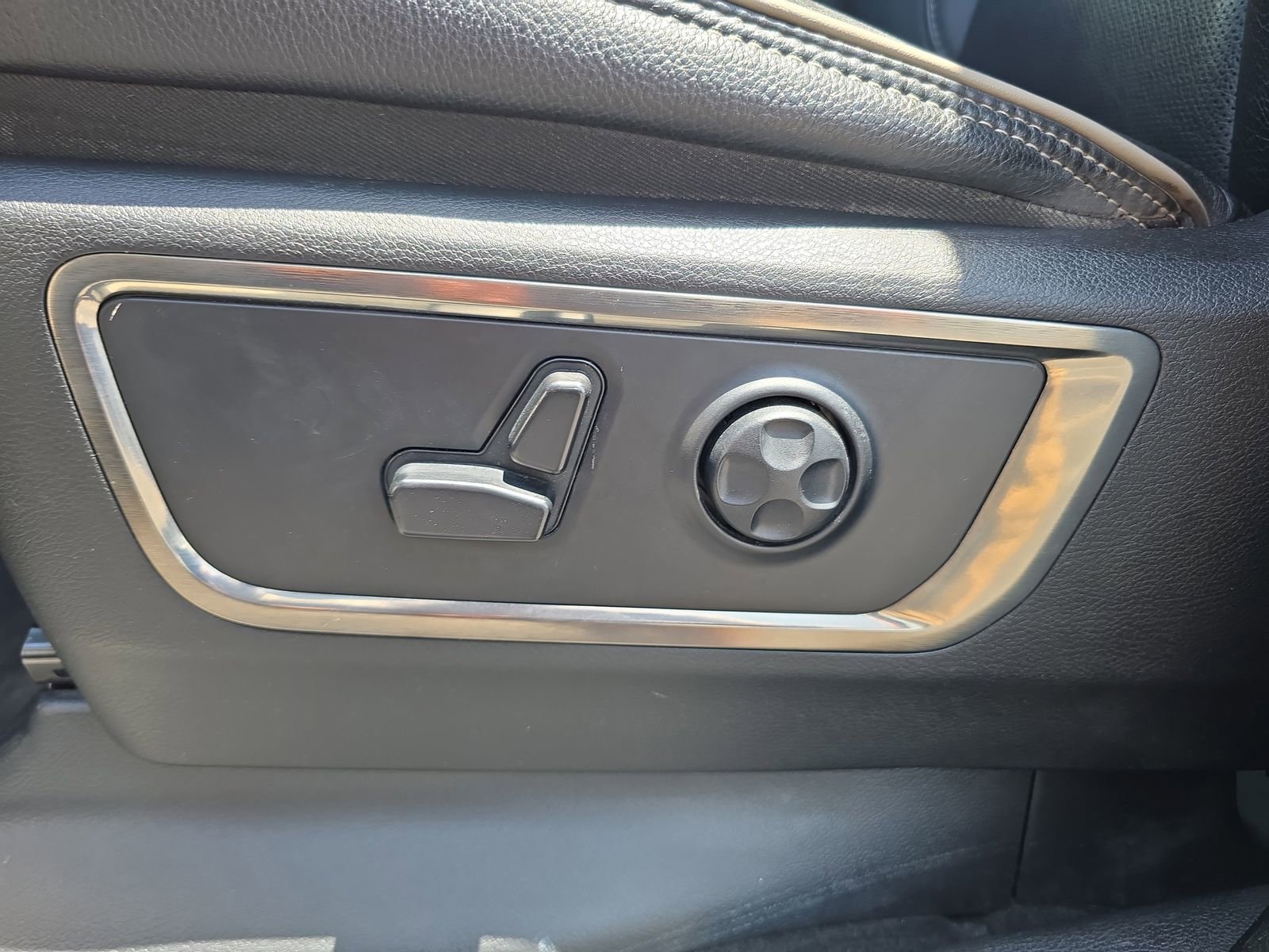 Used 2020 RAM 1500 Limited AWD/4WD image 16
