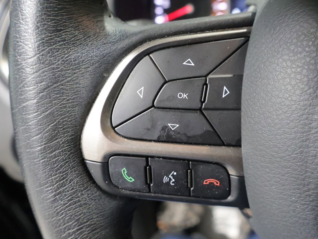 Used 2022 Jeep Renegade Latitude w/ Convenience Group AWD/4WD image 35