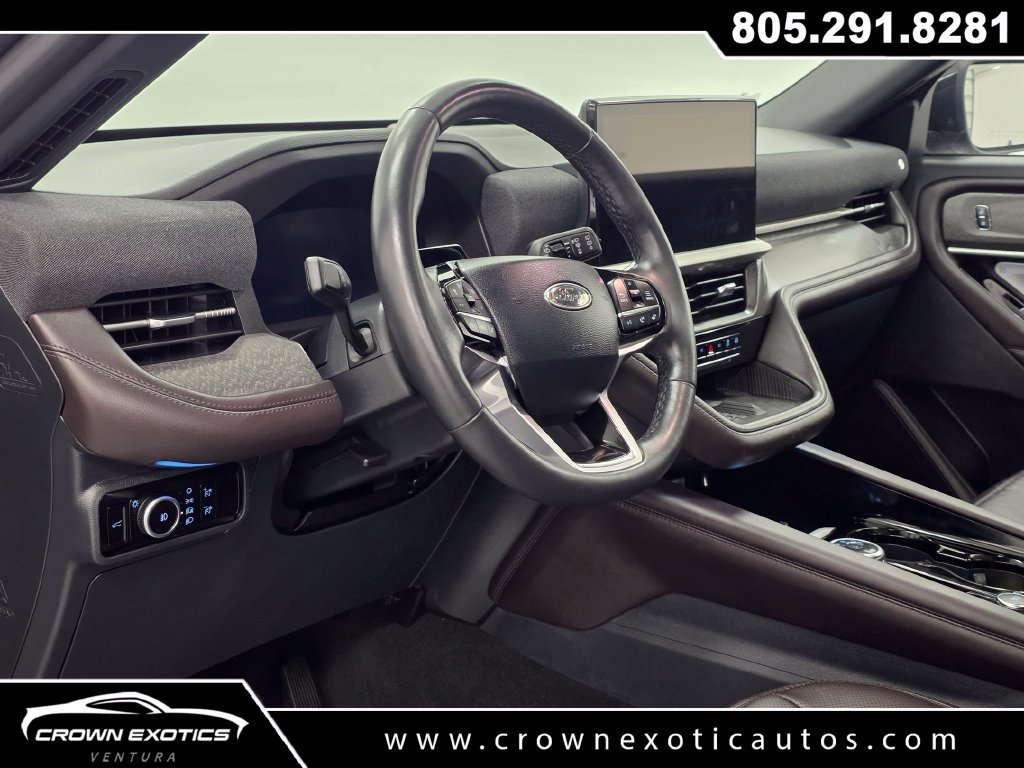 Used 2025 Ford Explorer Platinum w/ LUX Leather Package AWD/4WD image 25