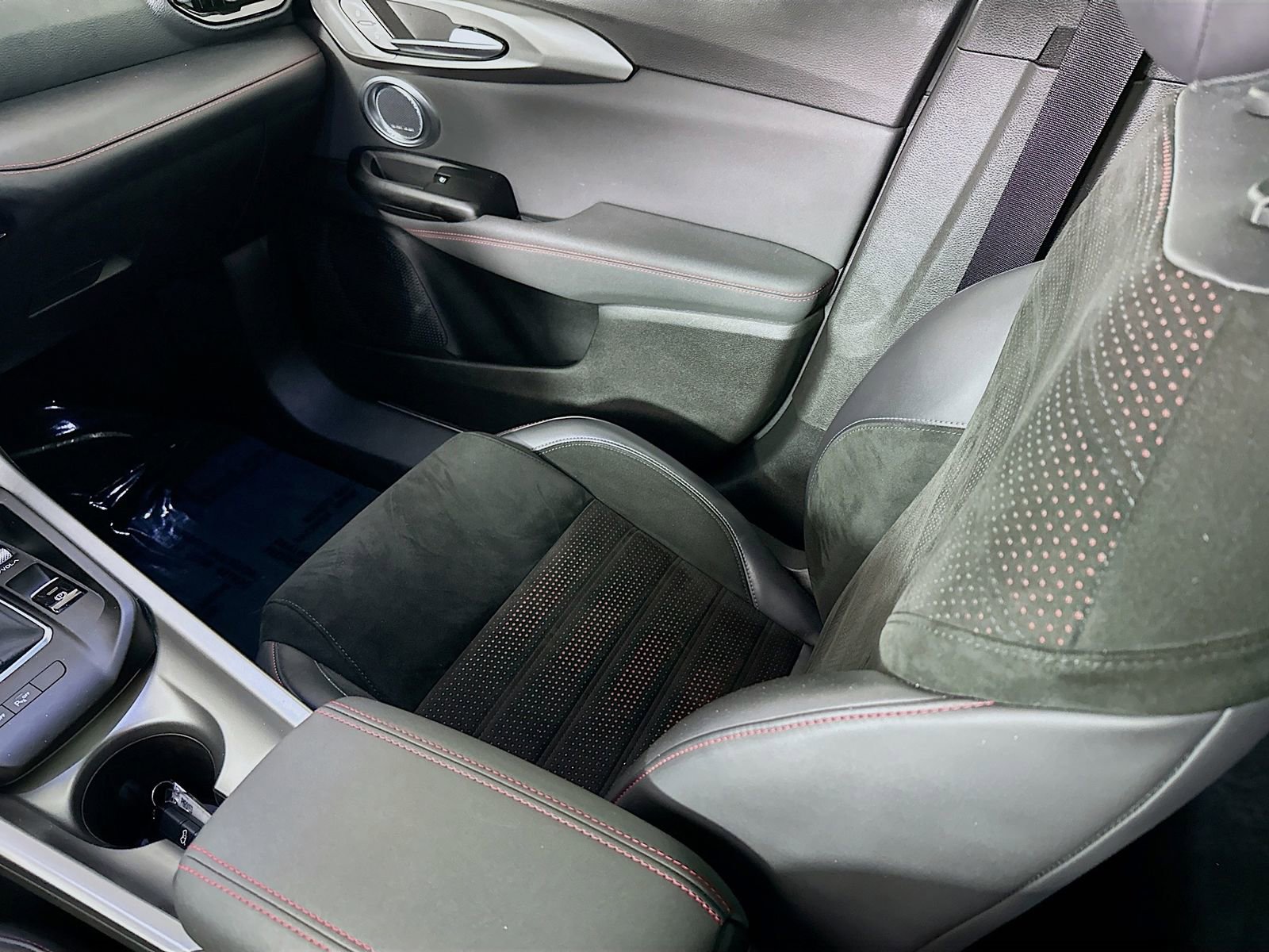 Used 2024 Dodge Hornet R/T Plus w/ Track Pack image 24