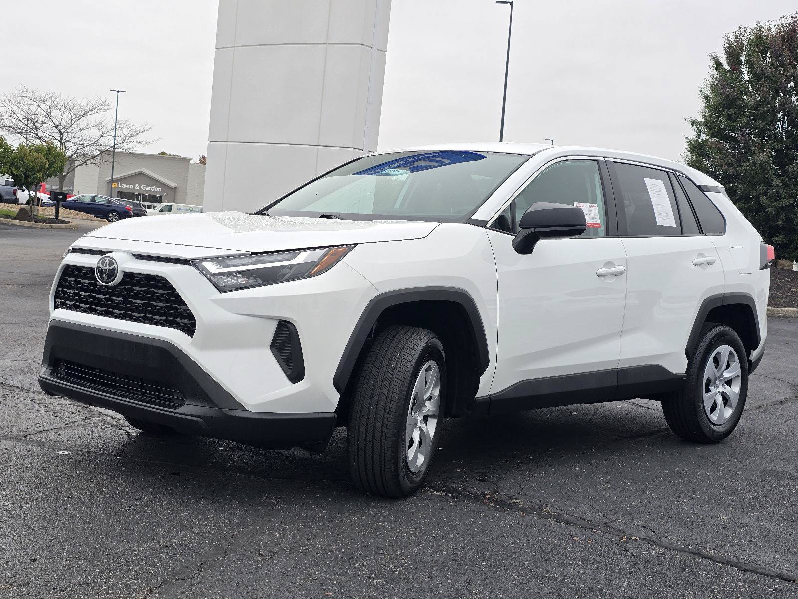 Used 2024 Toyota RAV4 LE AWD/4WD image 3