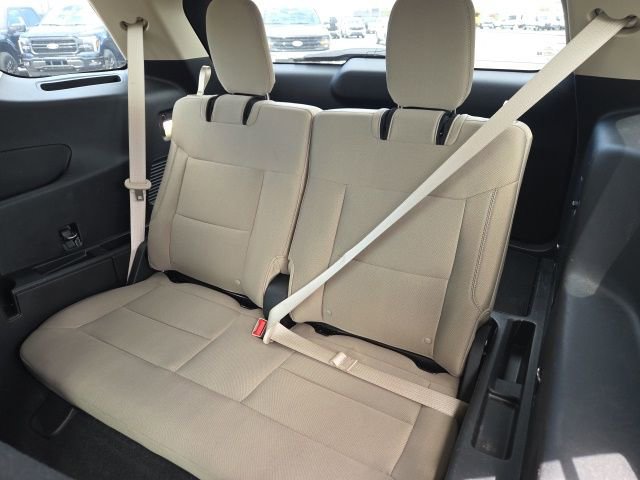 Used 2023 Ford Explorer XLT image 18