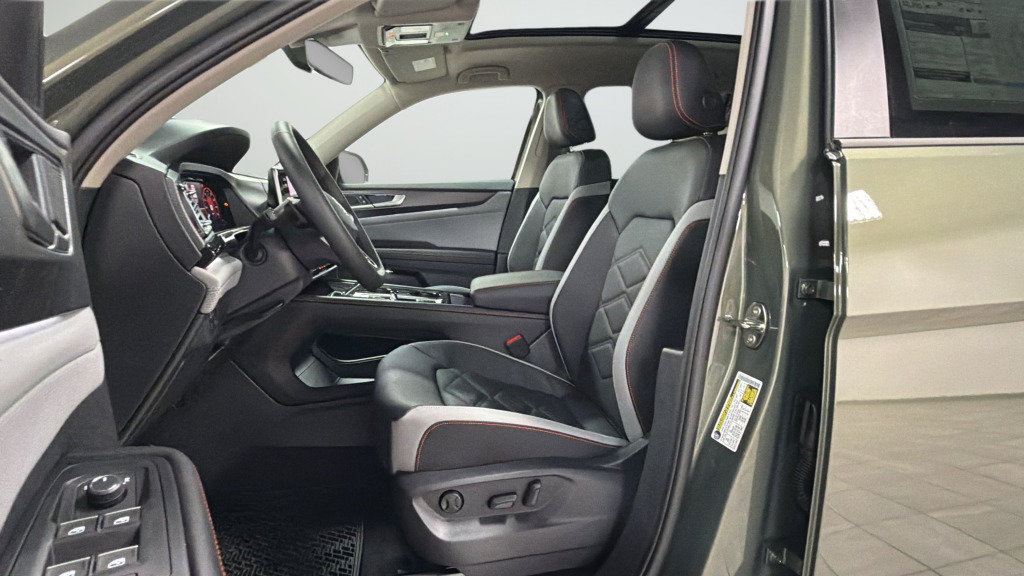 New 2026 Volkswagen Atlas Peak Edition AWD/4WD image 17