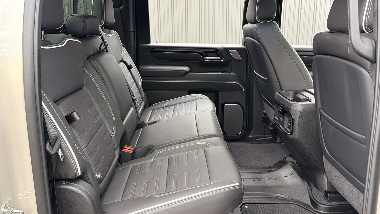 Used 2026 GMC Sierra 2500 AT4X w/ LPO, Black Badging Package AWD/4WD image 42