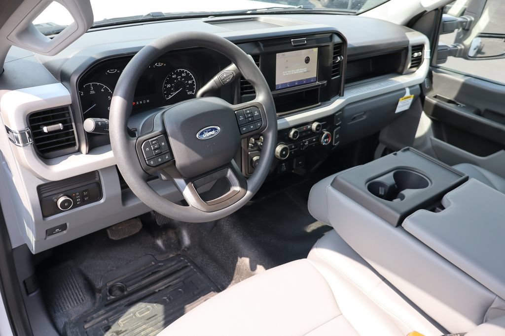 New 2026 Ford F550 2WD Regular Cab Super Duty image 5