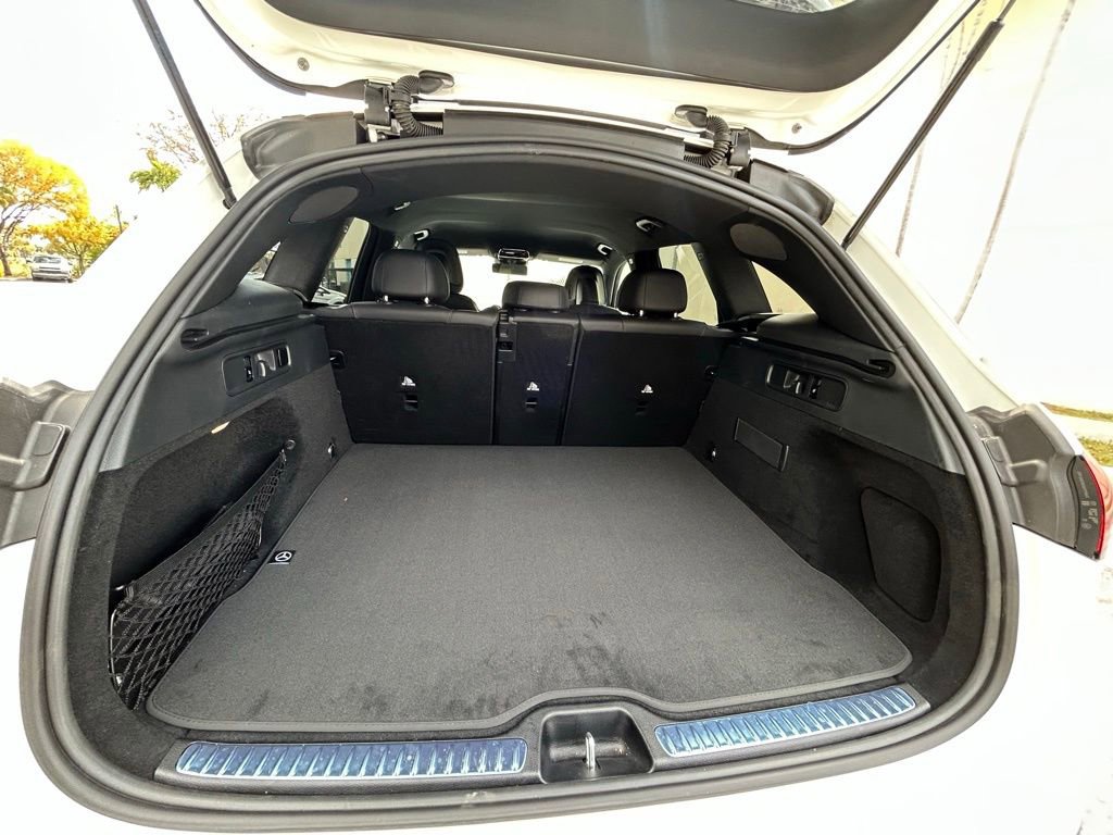 Used 2025 Mercedes-Benz GLC 300 4MATIC image 40