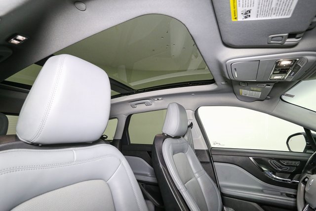 Used 2022 Lincoln Corsair AWD w/ Premium Package image 17