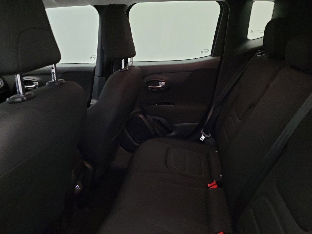 Used 2021 Jeep Renegade Latitude image 18