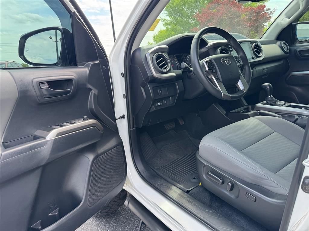 Used 2023 Toyota Tacoma SR5 w/ Technology Package AWD/4WD image 13