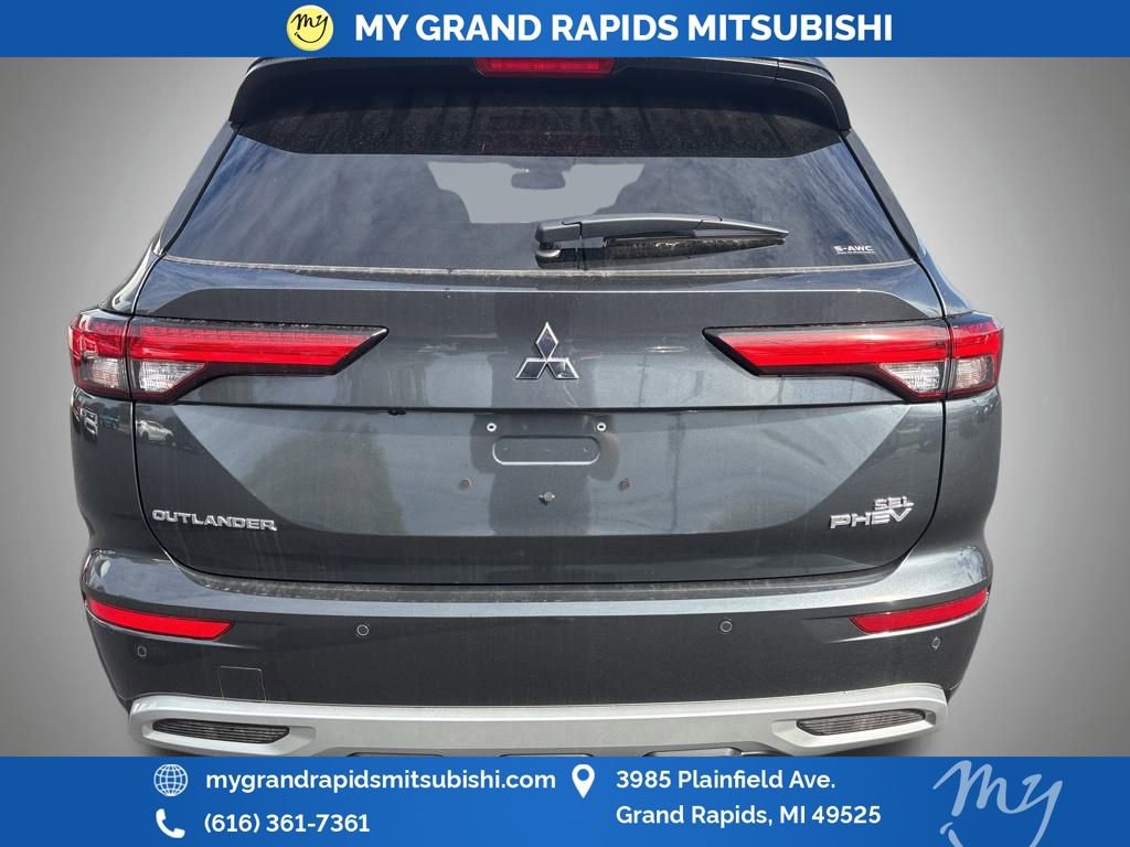 New 2025 Mitsubishi Outlander SEL image 4