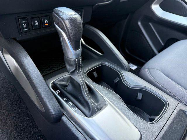 Used 2025 Nissan Frontier SV w/ SV Convenience Package RWD image 12