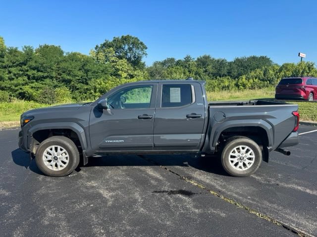 Used 2024 Toyota Tacoma SR5 AWD/4WD image 6