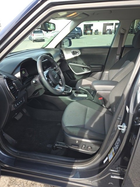 Certified 2023 Kia Soul S image 9