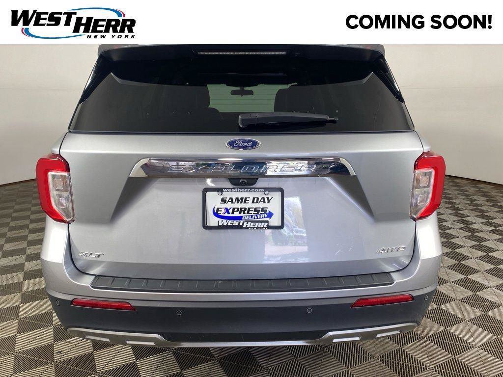 Used 2024 Ford Explorer XLT w/ Equipment Group 202A AWD/4WD image 21