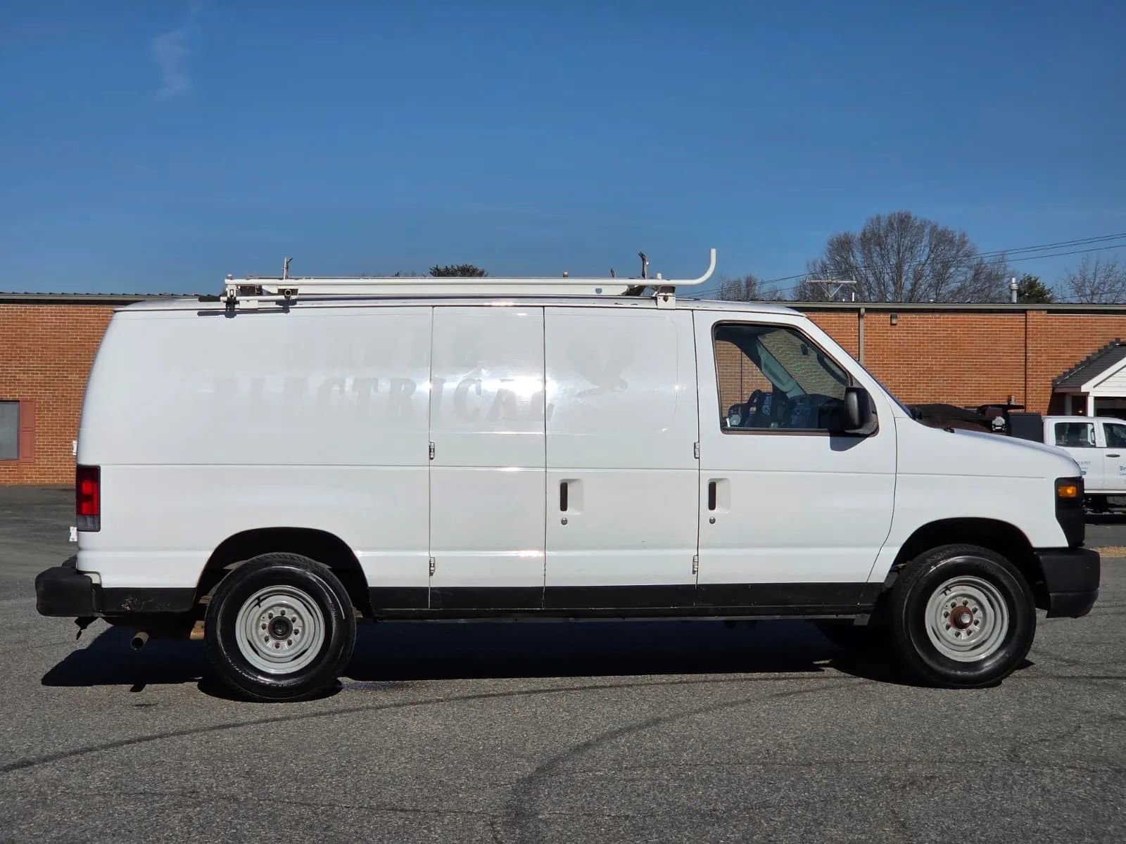 Used 2011 Ford E-150 and Econoline 150 w/ Commercial Cargo Van Pkg image 7