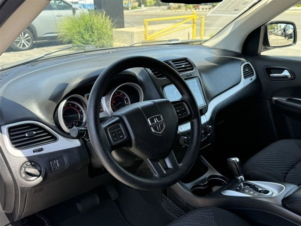 Used 2020 Dodge Journey SE FWD image 17