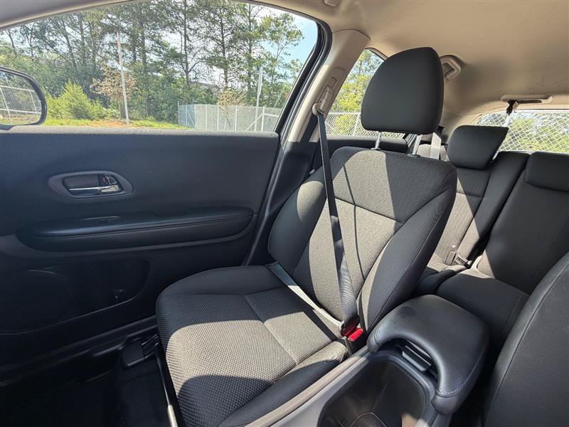Used 2018 Honda HR-V LX image 12