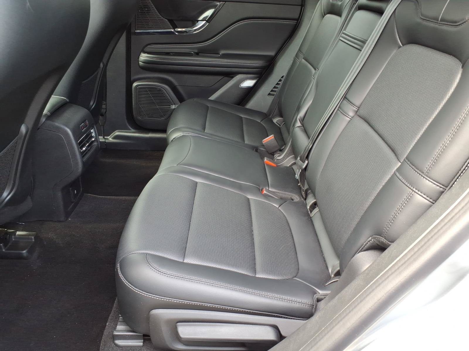 Used 2022 Lincoln Corsair AWD w/ Premium Package image 11