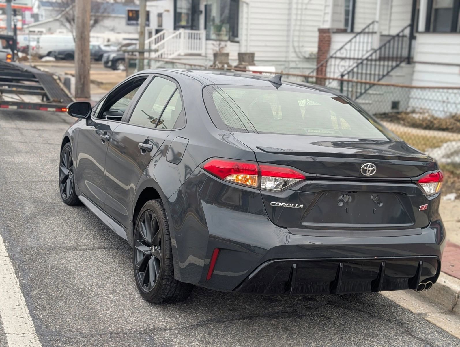 Used 2024 Toyota Corolla SE w/ SE Premium Package image 6