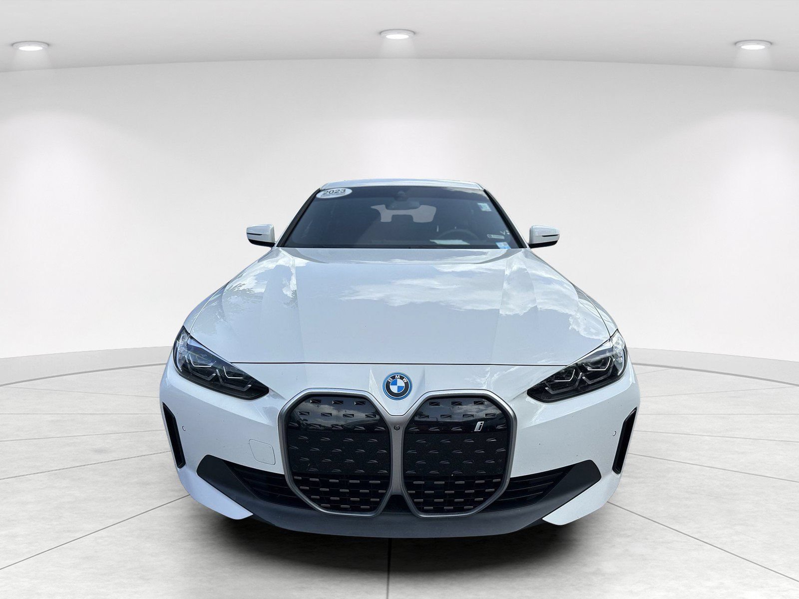 Used 2023 BMW i4 eDrive35 w/ Premium Package RWD image 2