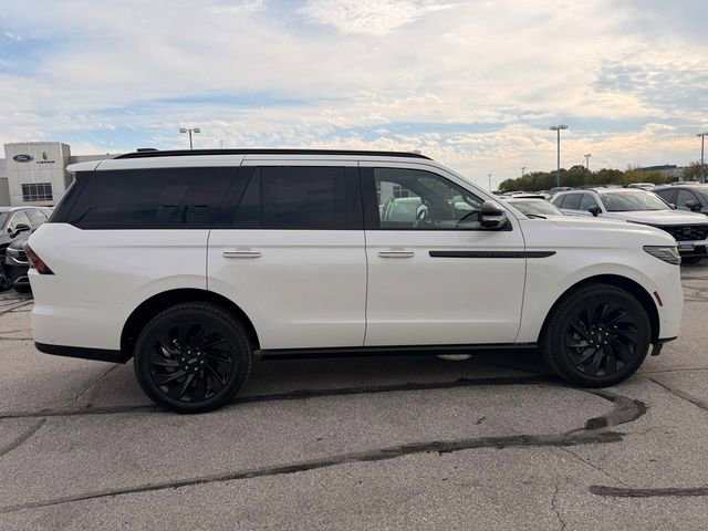 New 2025 Lincoln Navigator Reserve w/ Jet Appearance Package image 12