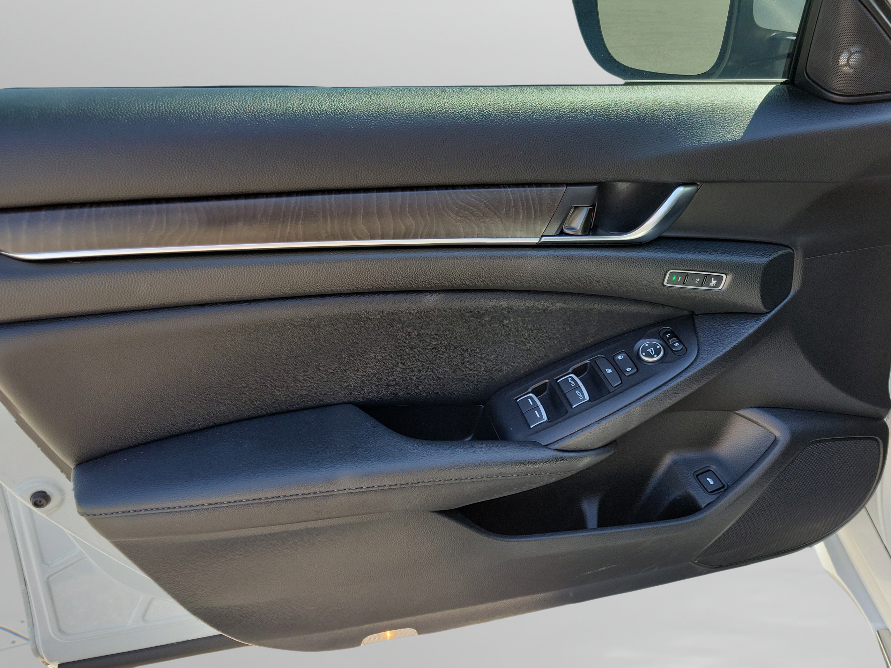 Used 2021 Honda Accord EX-L image 14