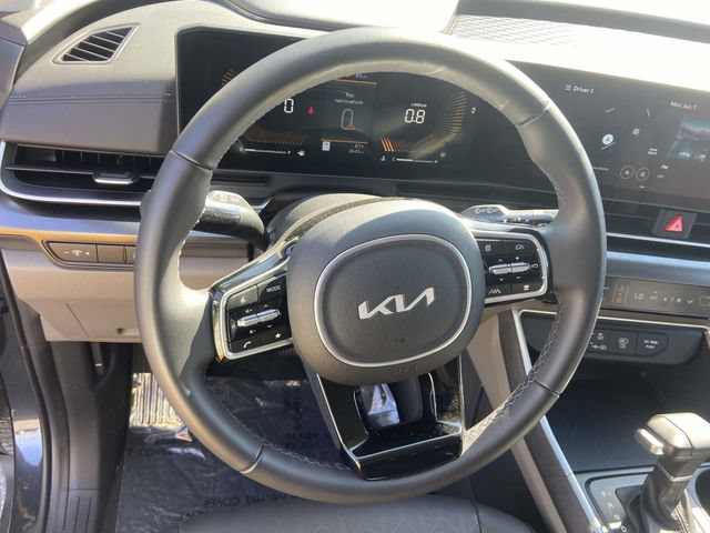 New 2025 Kia Carnival FWD image 13
