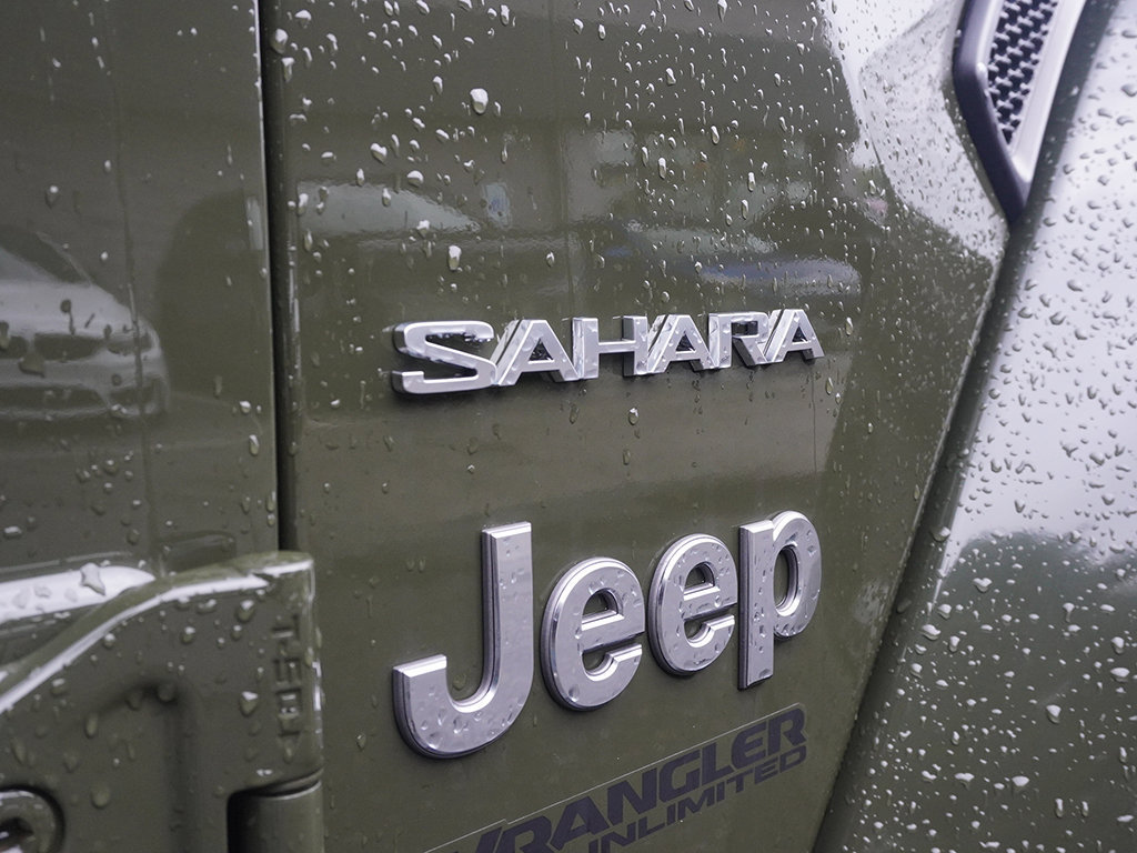 Used 2022 Jeep Wrangler Unlimited Sahara AWD/4WD image 16