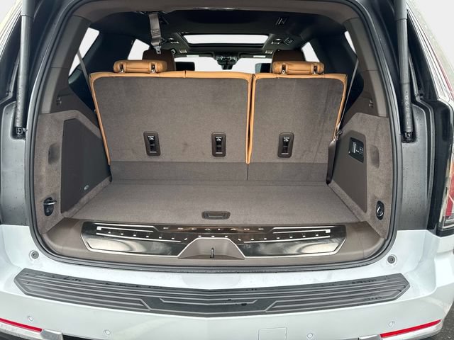 New 2026 Cadillac Escalade Luxury w/ Touring Package AWD/4WD image 5