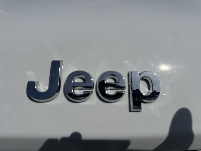 Used 2023 Jeep Grand Cherokee Limited AWD/4WD image 31