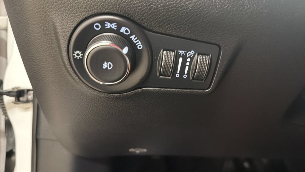 Used 2024 Jeep Compass Limited AWD/4WD image 16