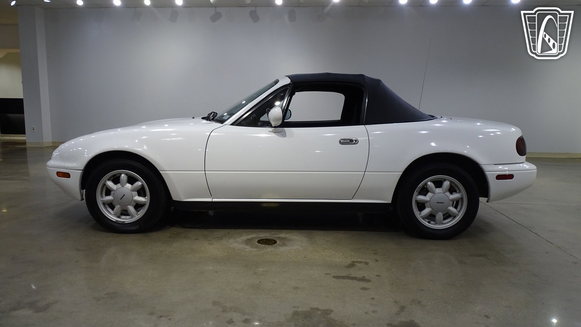 Used 1991 MAZDA MX-5 Miata RWD image 6