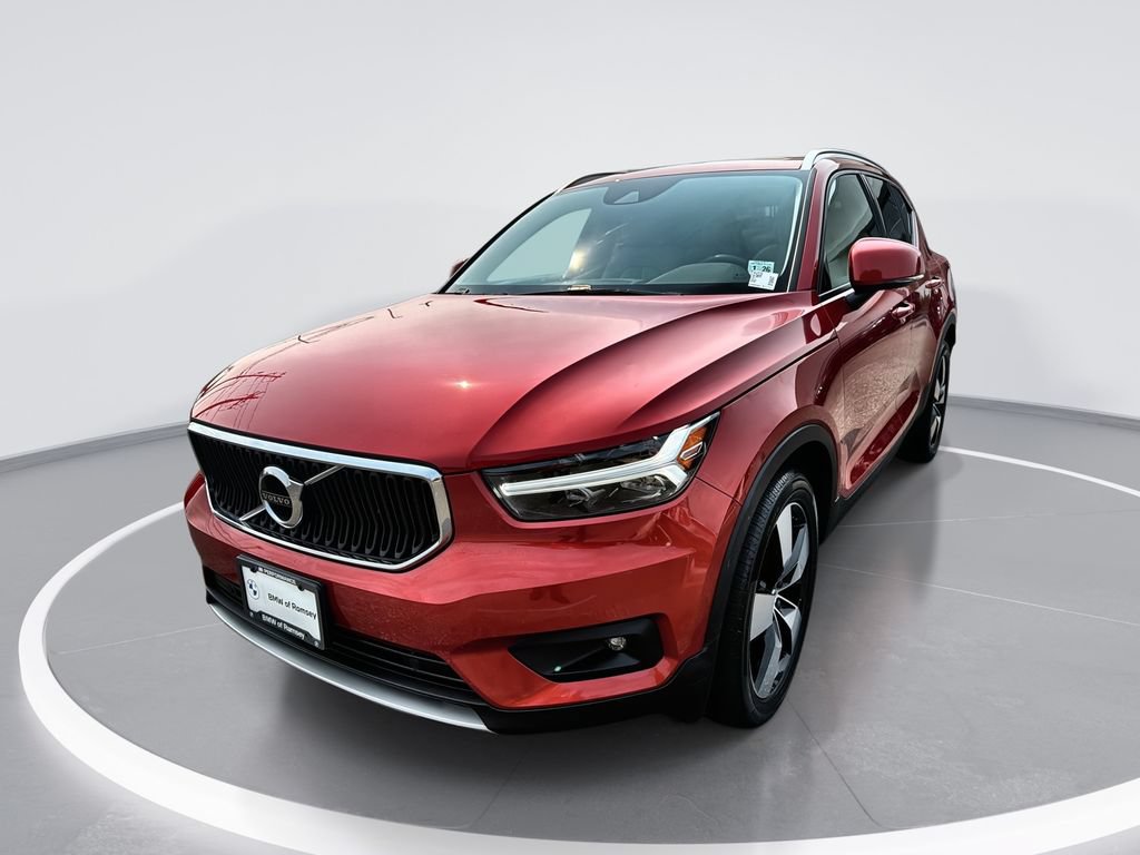 Used 2021 Volvo XC40 T5 Momentum