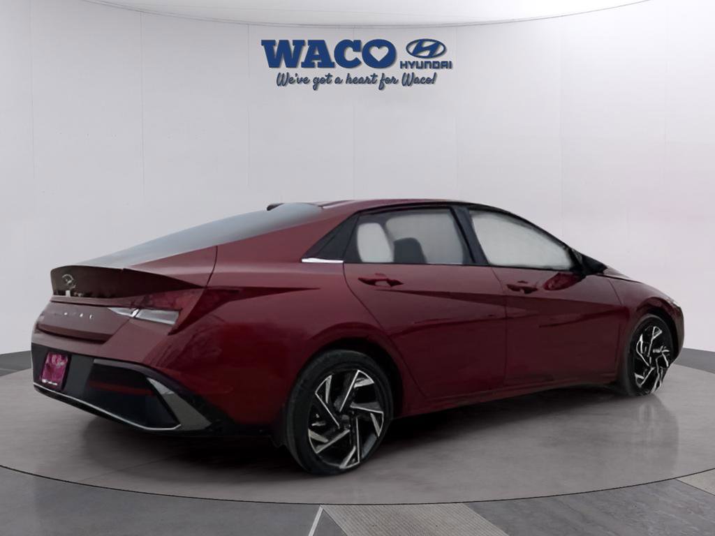 Used 2025 Hyundai Elantra Sport image 6