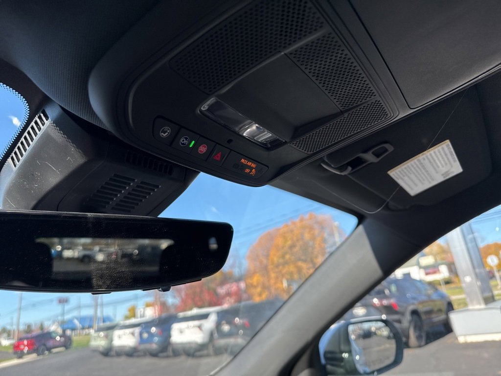 New 2025 Chevrolet Equinox LT w/ Safety and Technology Package image 21