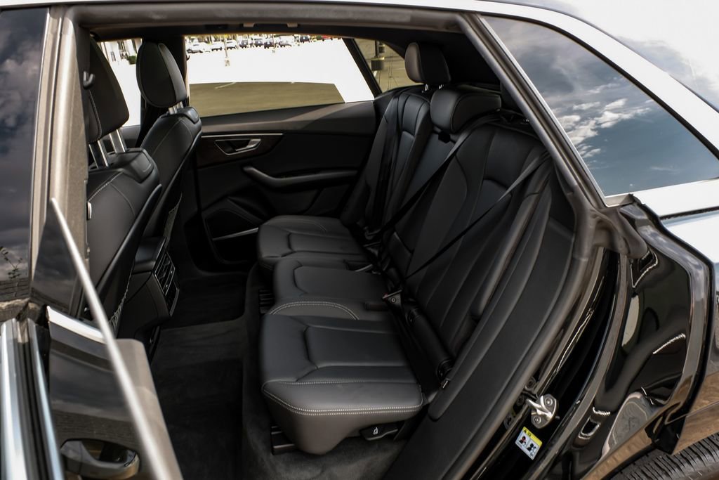Used 2022 Audi Q8 Premium Plus image 37