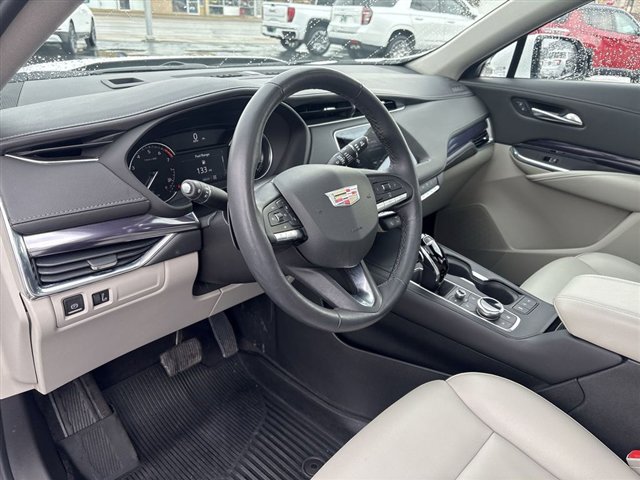 Certified 2023 Cadillac XT4 Luxury w/ Cold Weather Package image 10